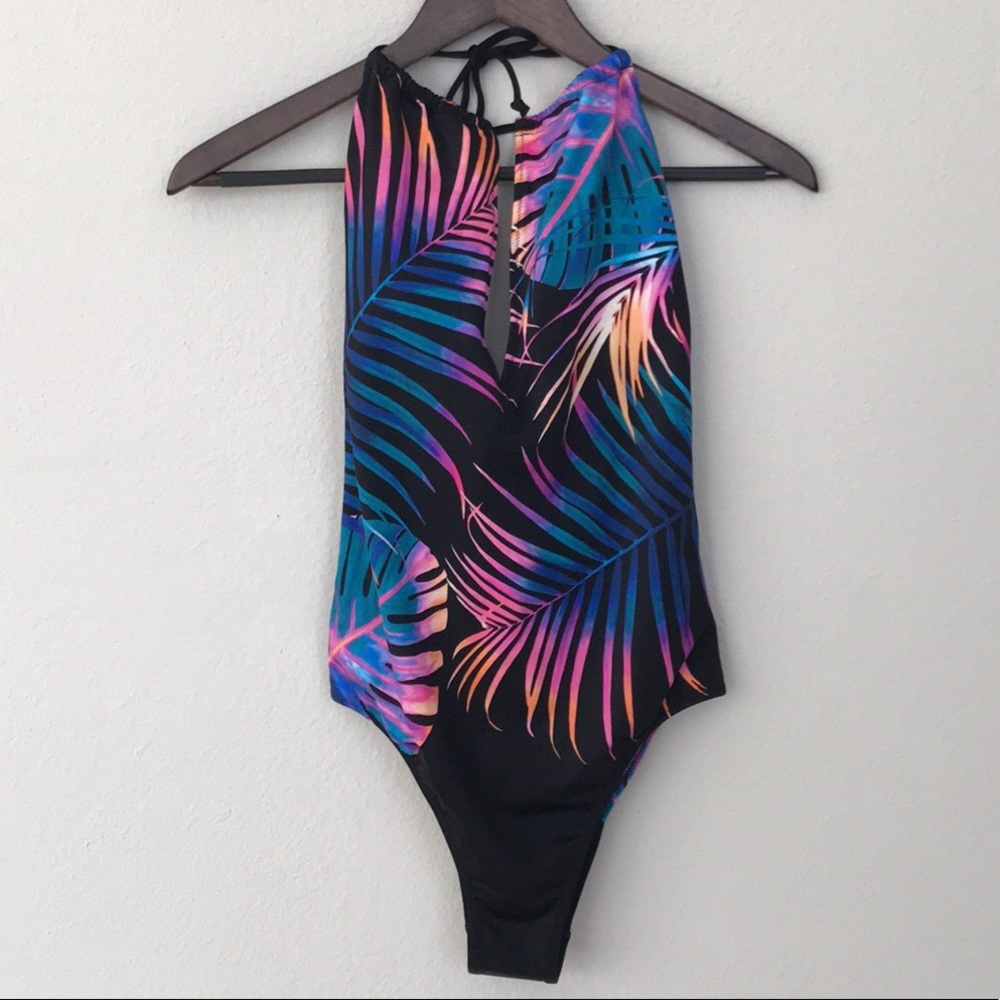 NEW Victoria’s Secret PINK Halter Keyhole Swimsuit